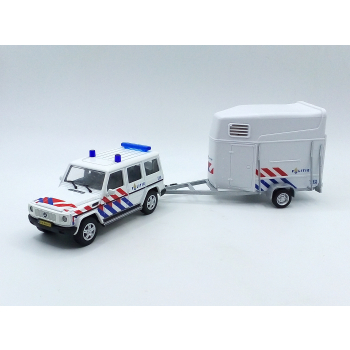 Mercedes-Benz G-class + przyczepa na konie Netherlands Police - skala 1:43 - Cararama